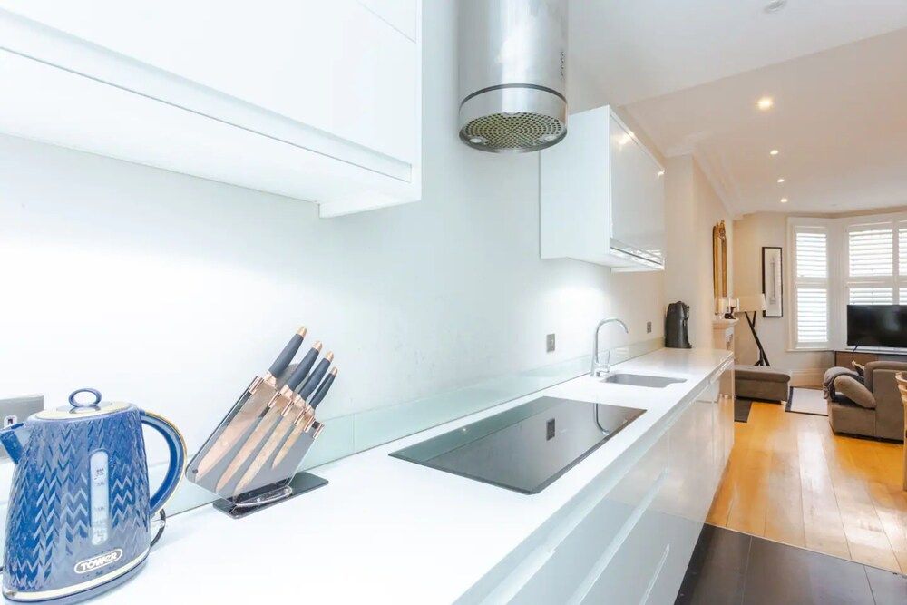 undefined Modern 2 Bedroom Apartment Near Gloucester Road 10