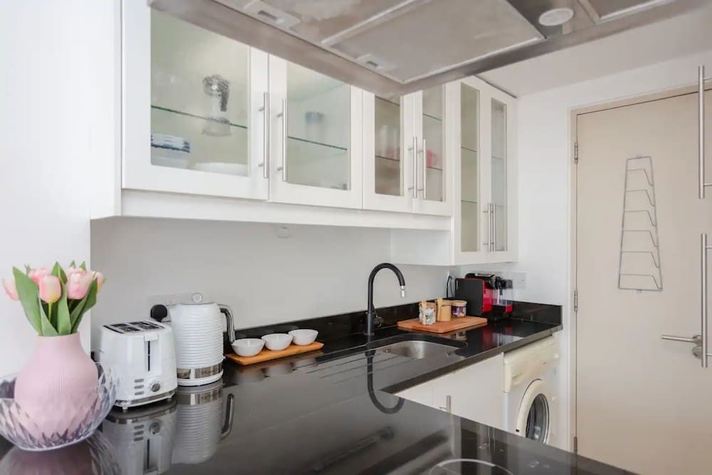 undefined Stylish 1 Bedroom Apartment Near Northcote Road 5