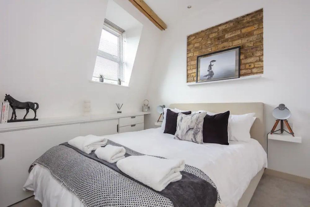 undefined Stylish 1 Bedroom Apartment Near Northcote Road 4