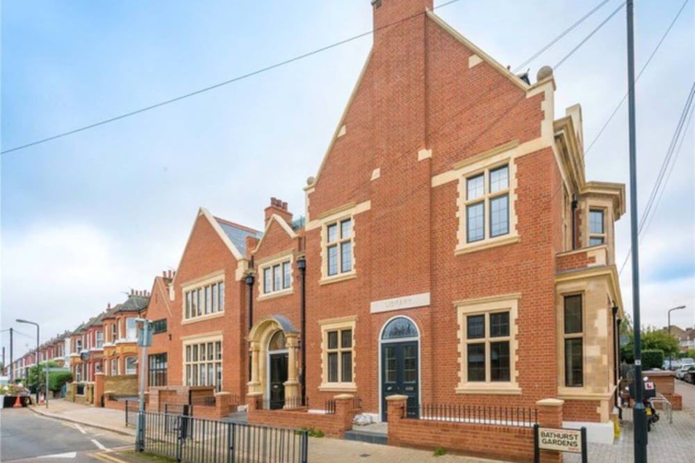 undefined Unique 2 Bedroom Penthouse Apartment in Kensal Rise 3