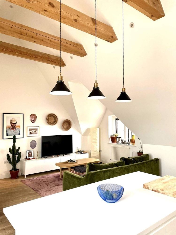 undefined Unique 2 Bedroom Penthouse Apartment in Kensal Rise 5