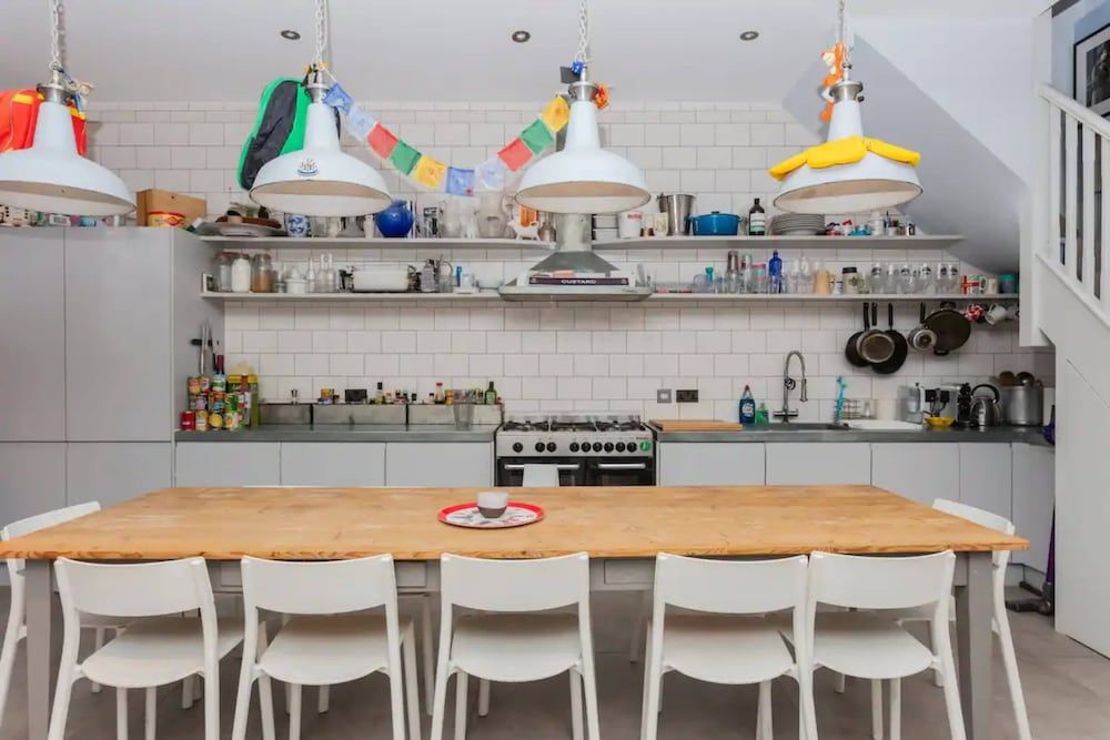 undefined Contemporary 2 Bedroom House in Vibrant Shepherds Bush 10