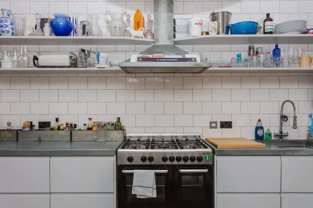 Contemporary 2 Bedroom House in Vibrant Shepherds Bush Basic House, Multiple Beds 10