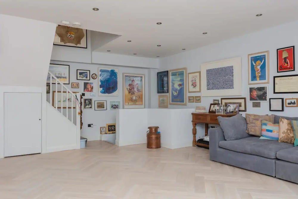 undefined Contemporary 2 Bedroom House in Vibrant Shepherds Bush 2