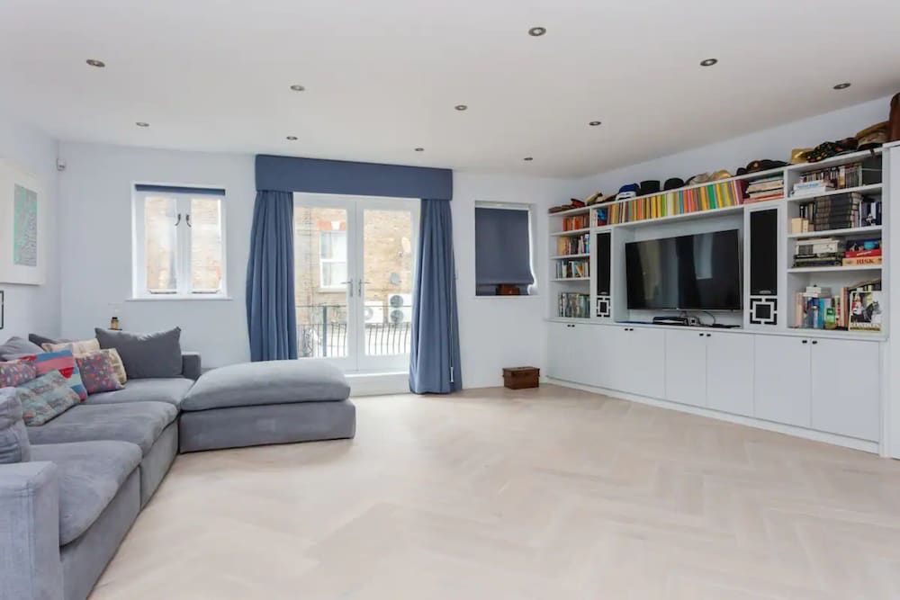 Contemporary 2 Bedroom House in Vibrant Shepherds Bush Basic House, Multiple Beds 12