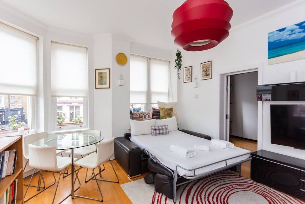 undefined Homely 1 Bedroom Apartment in the Heart of Vibrant Camden 5