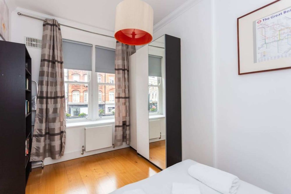 undefined Homely 1 Bedroom Apartment in the Heart of Vibrant Camden 8