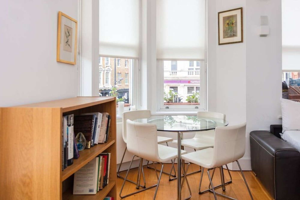 undefined Homely 1 Bedroom Apartment in the Heart of Vibrant Camden 4