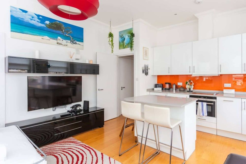 Homely 1 Bedroom Apartment in the Heart of Vibrant Camden Basic Apartment, 1 Double Bed with Sofa bed 10