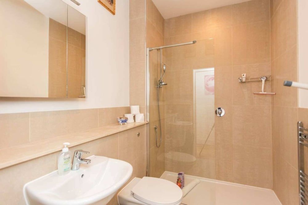 Homely 1 Bedroom Apartment in the Heart of Vibrant Camden Basic Apartment, 1 Double Bed with Sofa bed 18