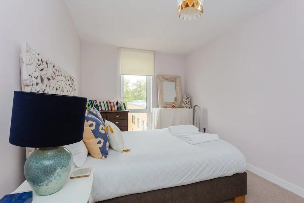 undefined Eclectic 2 Bedroom Apartment in Shoreditch With a Balcony 7