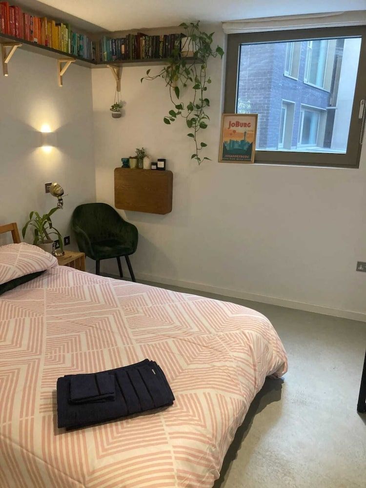 undefined Pet Friendly 1 Bedroom Apartment in London Fields