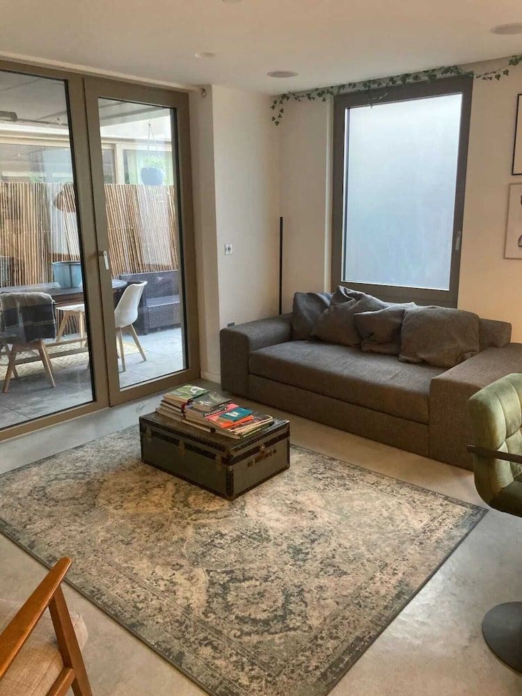 undefined Pet Friendly 1 Bedroom Apartment in London Fields 9
