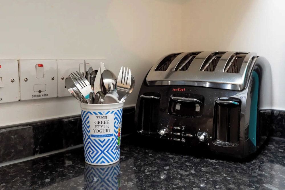 Bright & Airy 1 Bedroom Apartment in Trendy Peckham Basic Apartment, 1 Queen Bed with Sofa bed 16