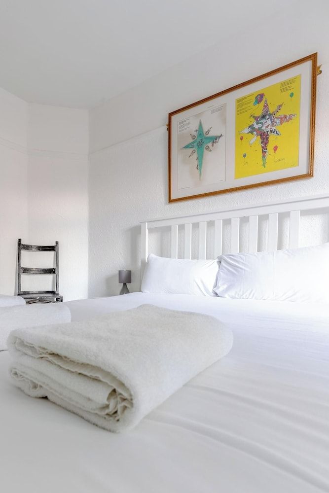 undefined Trendy 1 Bedroom Apartment in Kings Cross 9