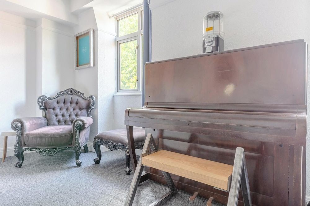 undefined Trendy 1 Bedroom Apartment in Kings Cross 6