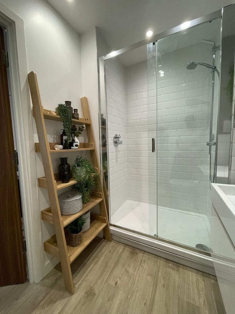 undefined Chic 1 Bedroom Apartment Near Tooting Broadway