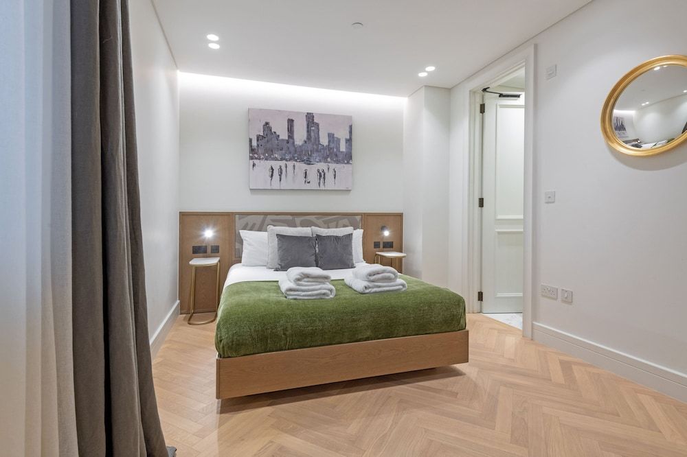 undefined Covent Garden Piazza by Stayo 9