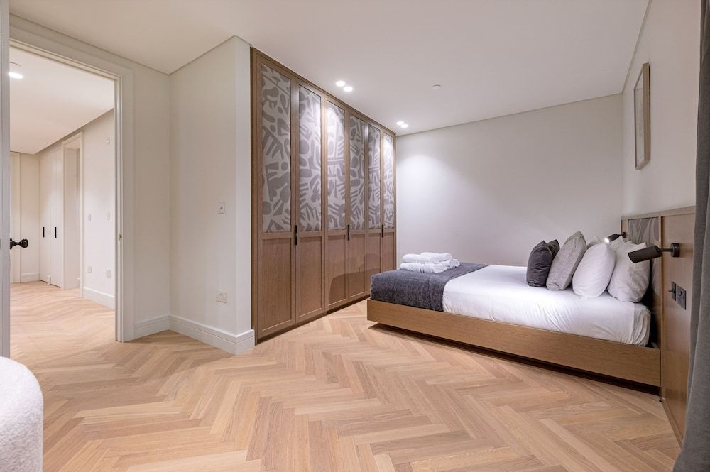 undefined Covent Garden Piazza by Stayo 10