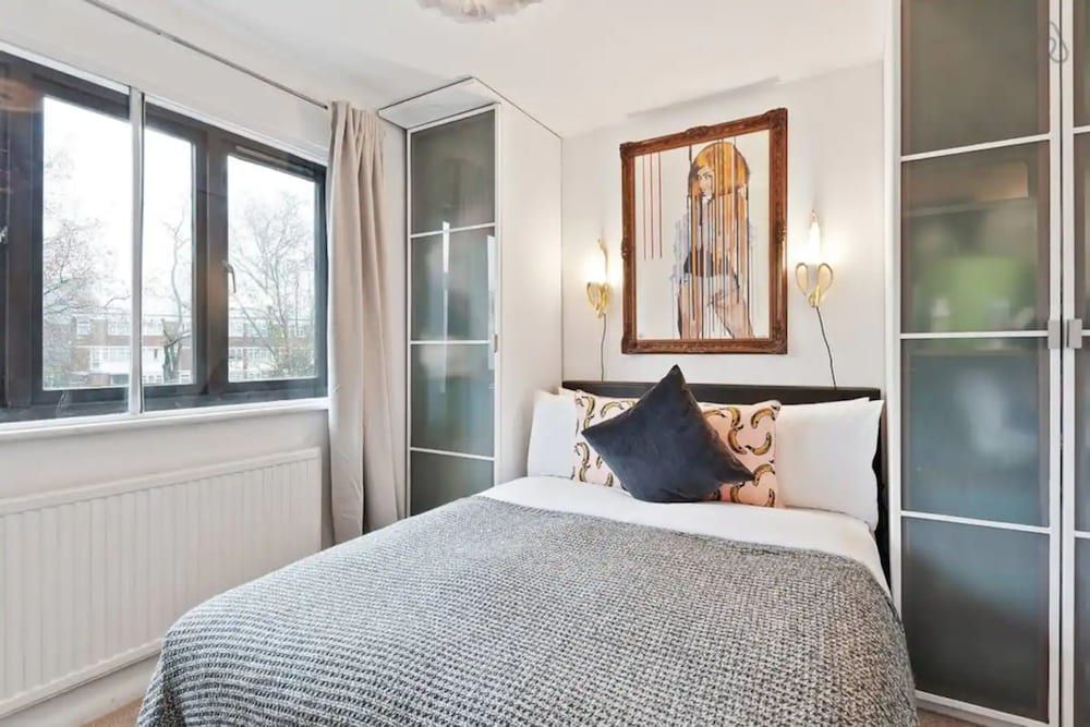 undefined Modern 2 Bedroom Apartment in Hoxton 9