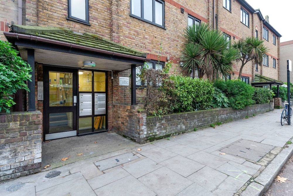 undefined Modern 2 Bedroom Apartment in Hoxton 2