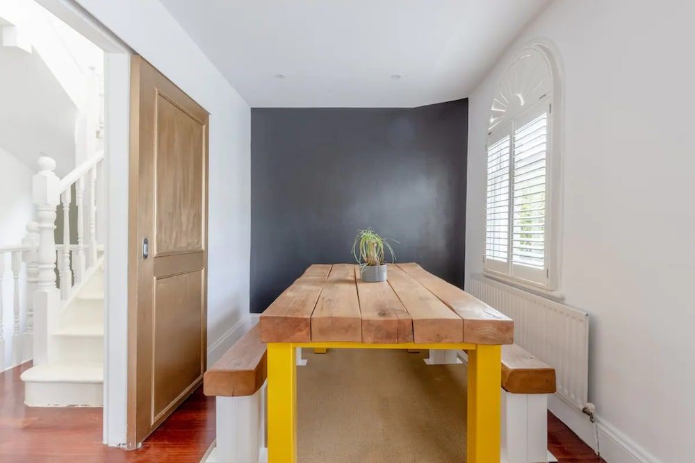 undefined Stylish 2 Bedroom Apartment Beside Putney Station 6