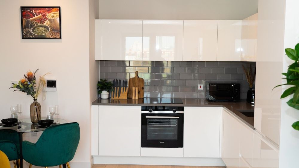 undefined Royal Wharf - 1 Bed - Balcony - River & City View 7