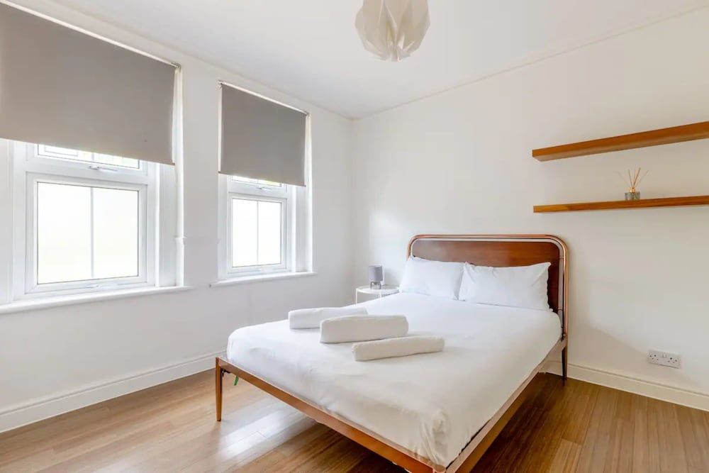undefined Spacious 2 Bedroom in Gorgeous Camberwell With Garden 8