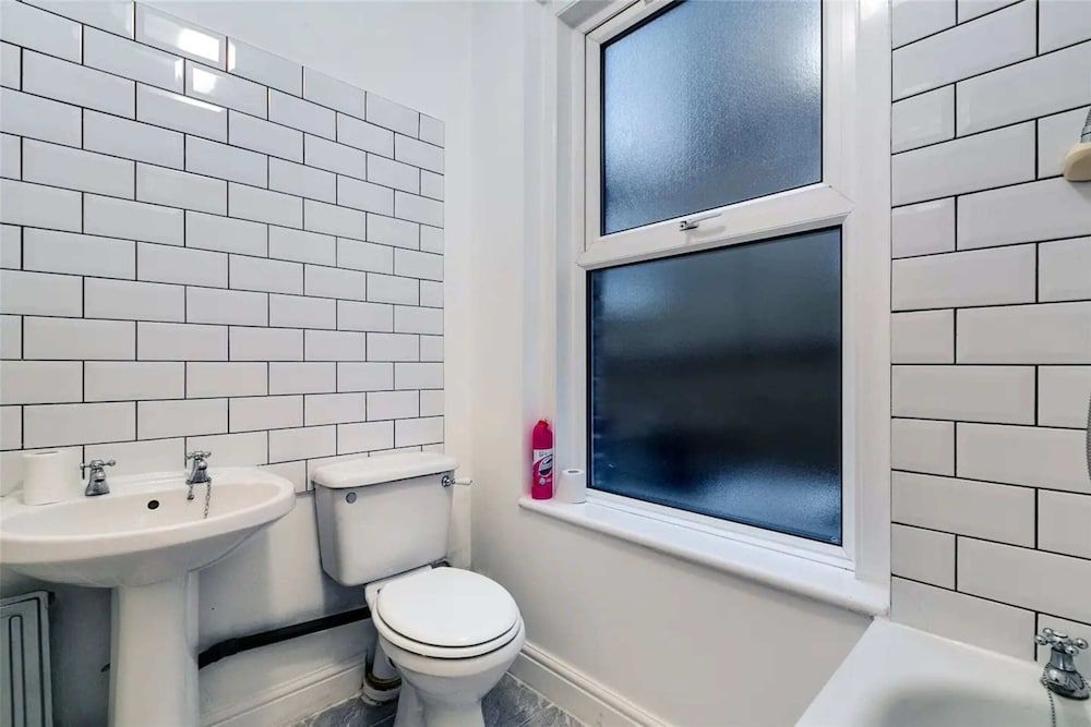 undefined Spacious 2 Bedroom in Gorgeous Camberwell With Garden 5