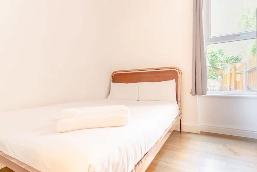 undefined Spacious 2 Bedroom in Gorgeous Camberwell With Garden 10