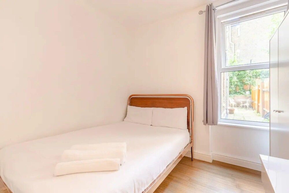 undefined Spacious 2 Bedroom in Gorgeous Camberwell With Garden 7