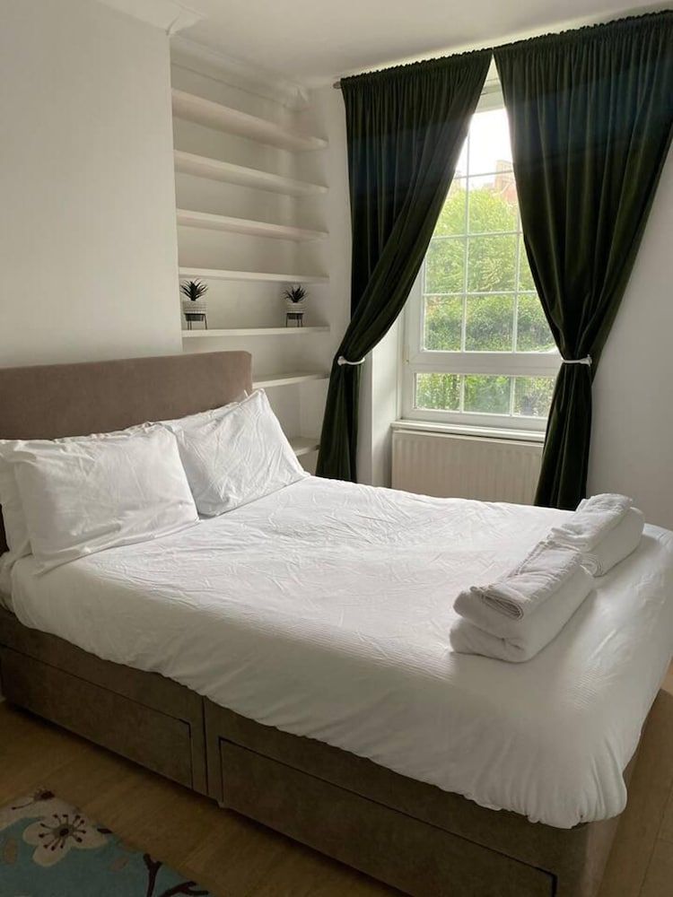 undefined Lovely 1-bed Apartment in London - View of Shard