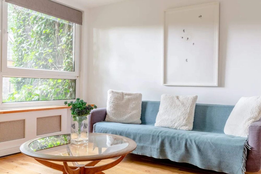 undefined Spacious 1 Bedroom Apartment in Vibrant Angel 9