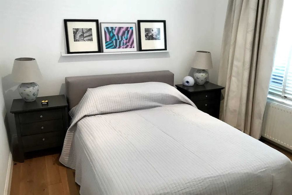 undefined Spacious 1 Bedroom Apartment in Earls Court 3