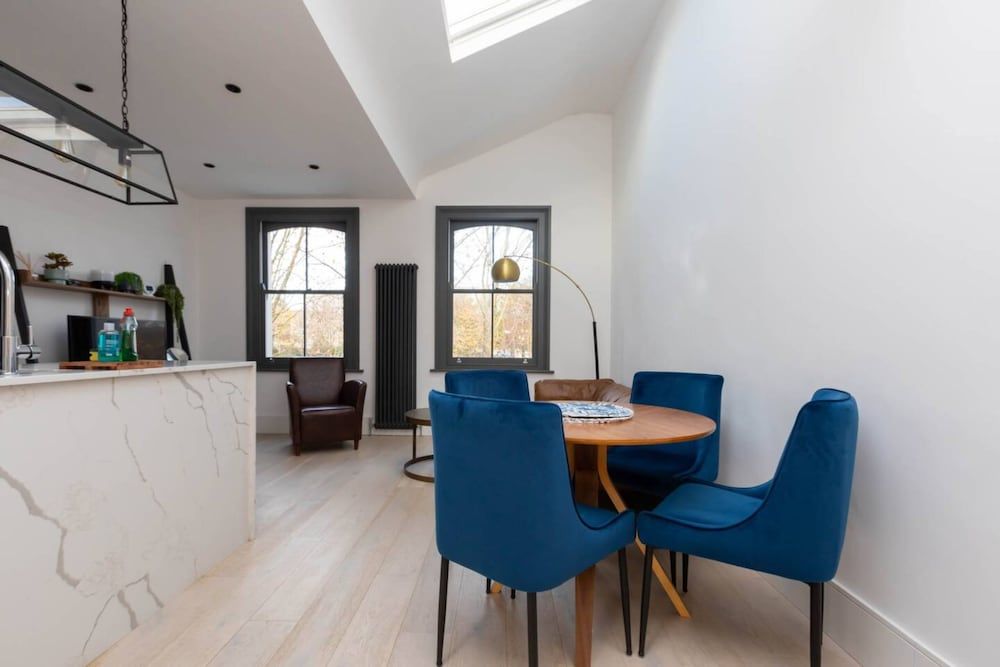 undefined Contemporary 2 Bedroom Apartment on Columbia Road 3