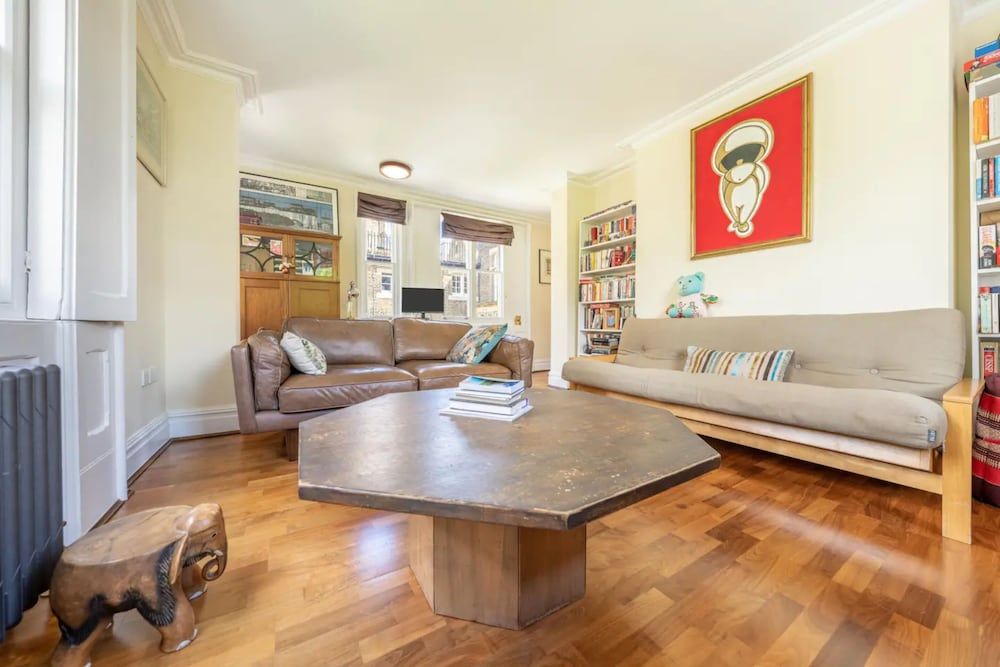 undefined Stunning 3 Bedroom Apartment in Trendy Chalk Farm 7