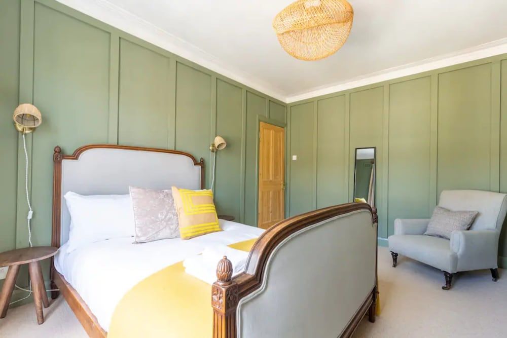 undefined Luxuriously Designed 3 Bedroom Apartment in Clapham 10