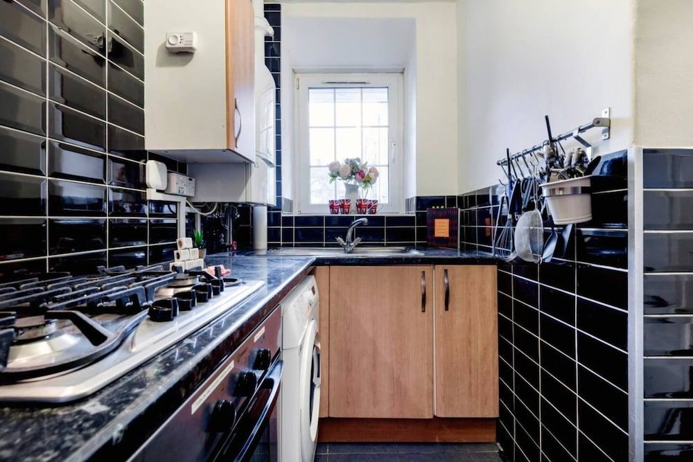 undefined Fabulous 2 Bedroom Apartment in London Bridge 9