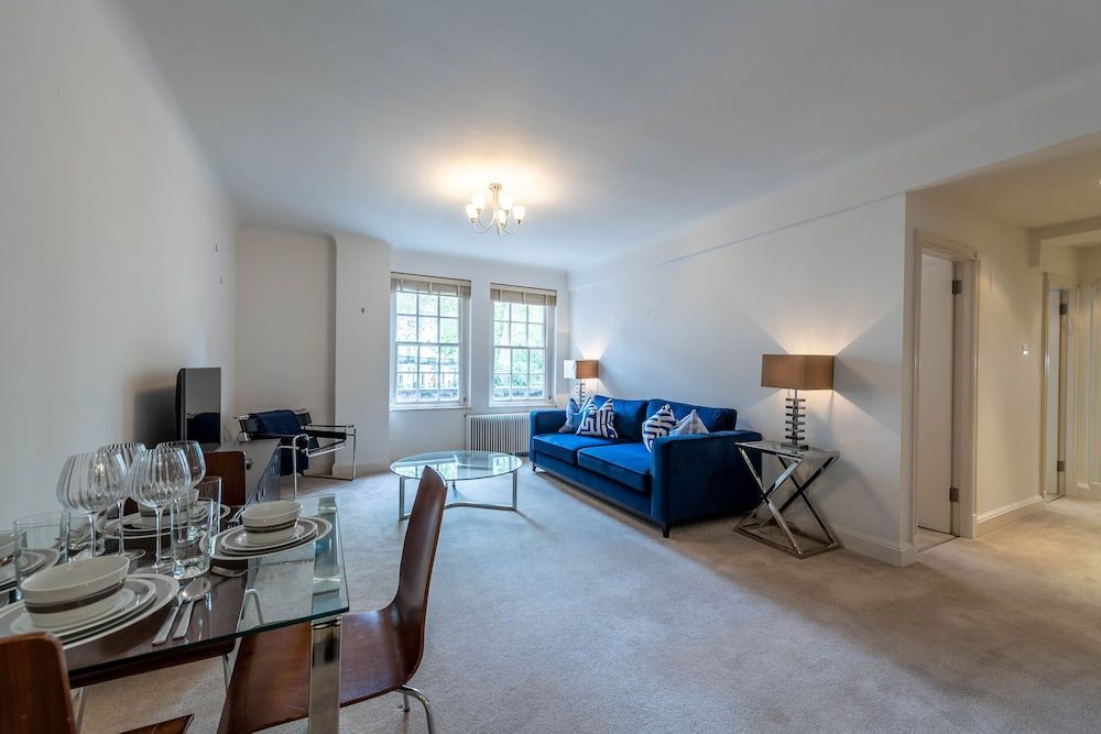 Pelham Court Apartments Premium Apartment 7