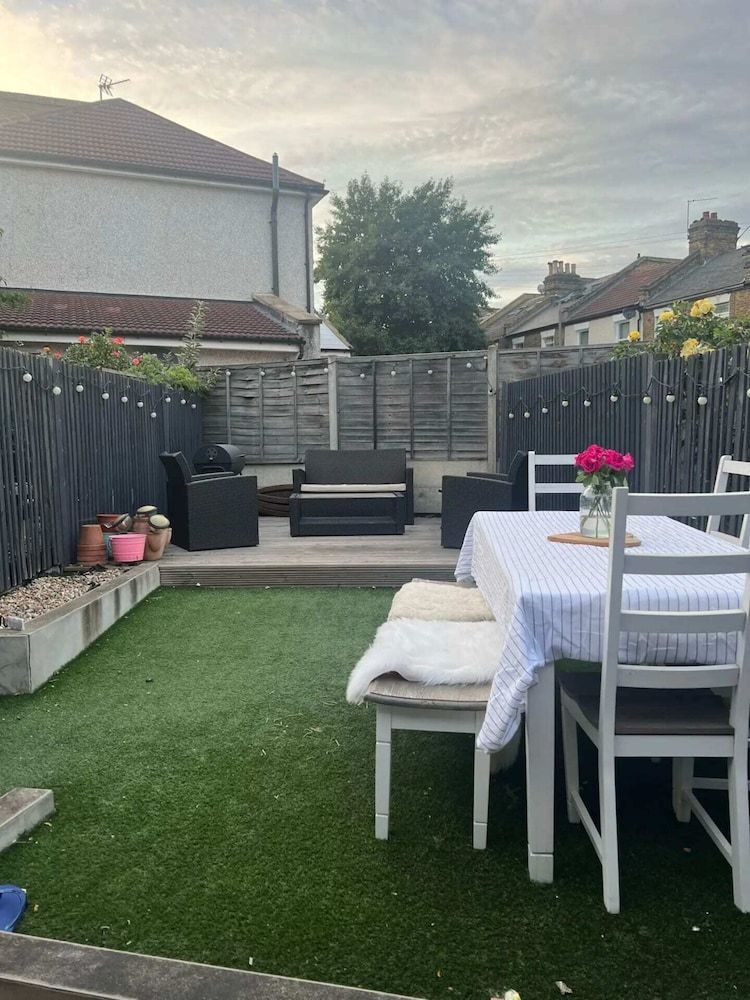 undefined Gorgeous 1 Bedroom Apartment With Garden Near Earlsfield 7