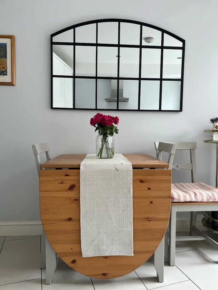 undefined Gorgeous 1 Bedroom Apartment With Garden Near Earlsfield 3