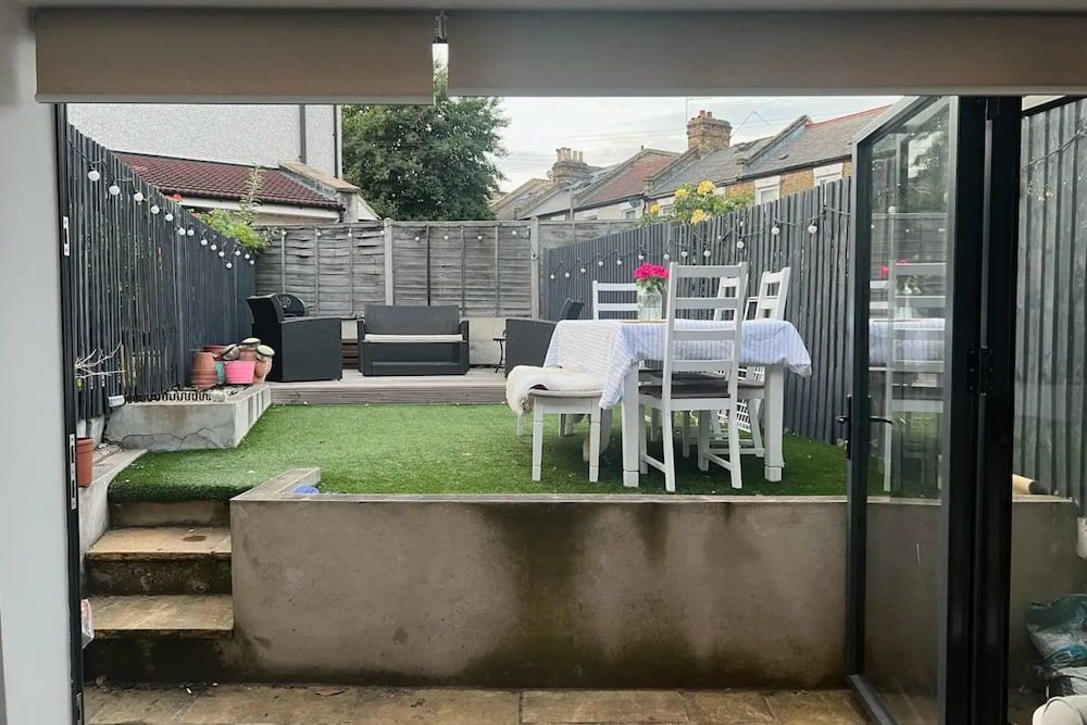 undefined Gorgeous 1 Bedroom Apartment With Garden Near Earlsfield 10