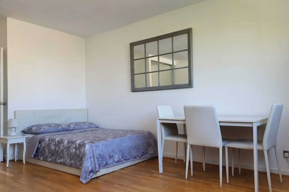 undefined Bright 1 Bedroom Apartment in Between Fulham and Chelsea