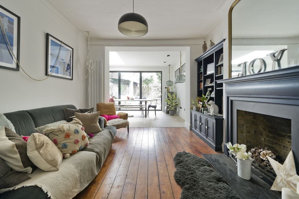 undefined Stunning one Bedroom Flat With Large Terrace in Chiswick by Underthedoormat