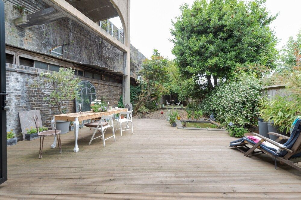 undefined Stunning one Bedroom Flat With Large Terrace in Chiswick by Underthedoormat 5