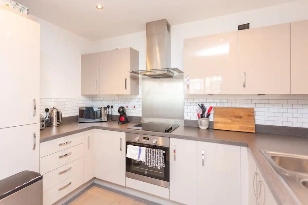 undefined Fantastic 1 Bedroom Apartment in East London With Balcony 10