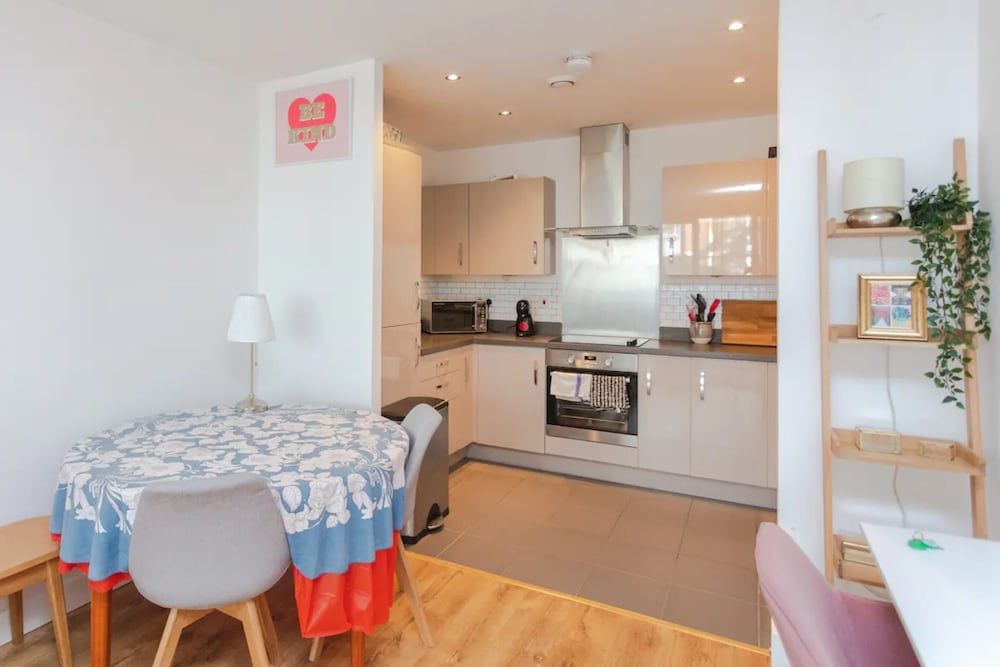 undefined Fantastic 1 Bedroom Apartment in East London With Balcony 9