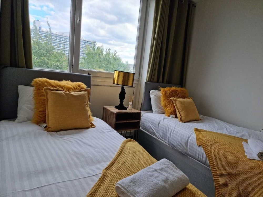 undefined Remarkable 3-bed Apartment in London 9