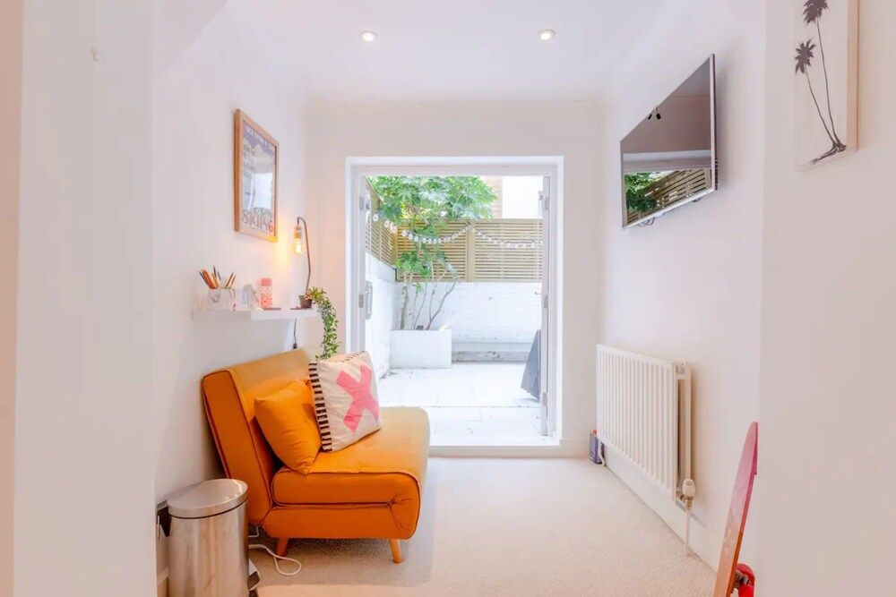 undefined Stylish 1 Bedroom Apartment in Pimlico With Lovely Garden 10