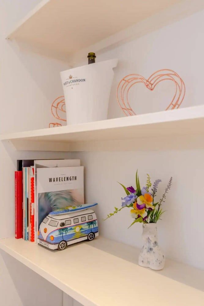 undefined Stylish 1 Bedroom Apartment in Pimlico With Lovely Garden 7